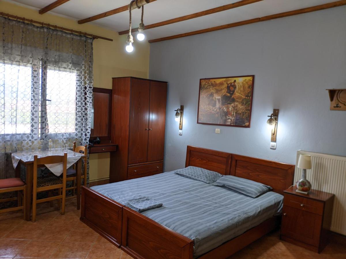Alexandros Guesthouse Órma Eksteriør bilde
