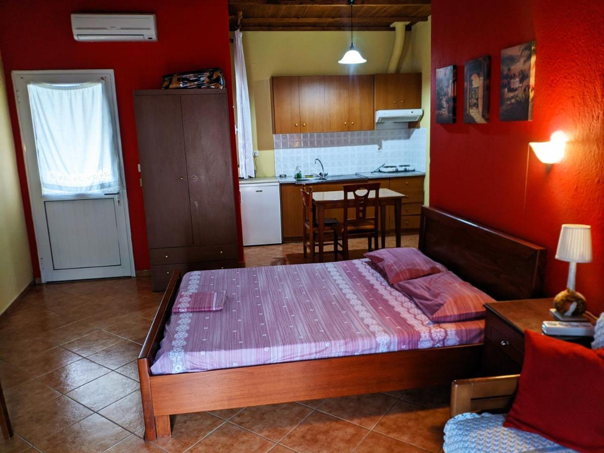 Alexandros Guesthouse Órma Eksteriør bilde