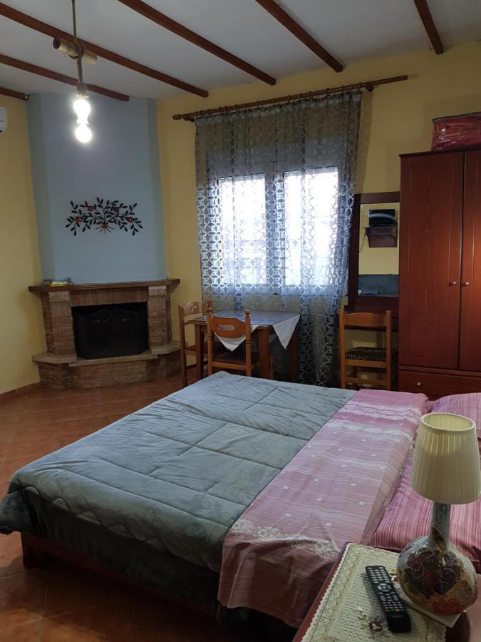 Alexandros Guesthouse Órma Eksteriør bilde