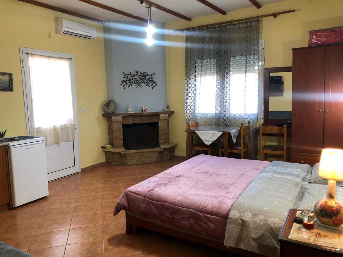 Alexandros Guesthouse Órma Eksteriør bilde