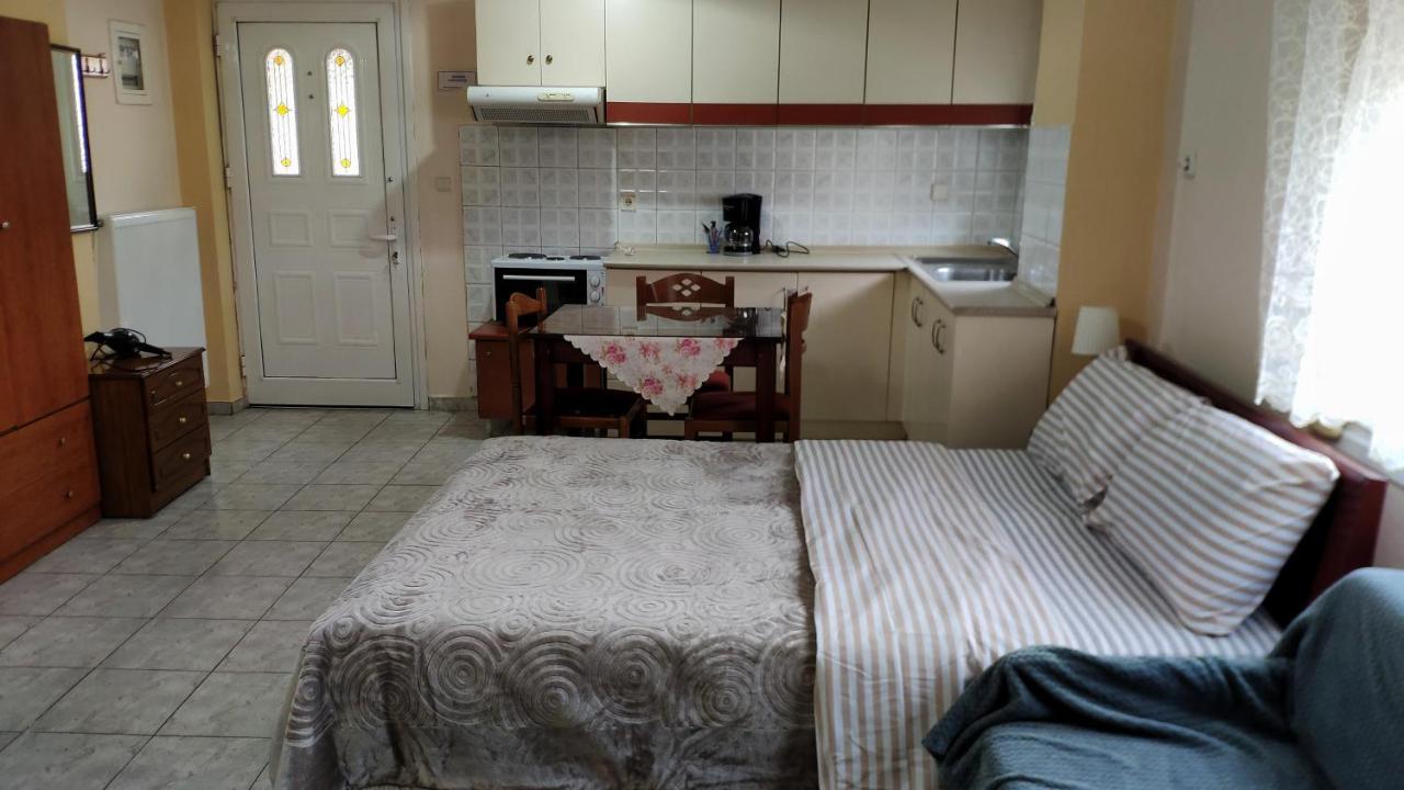 Alexandros Guesthouse Órma Eksteriør bilde